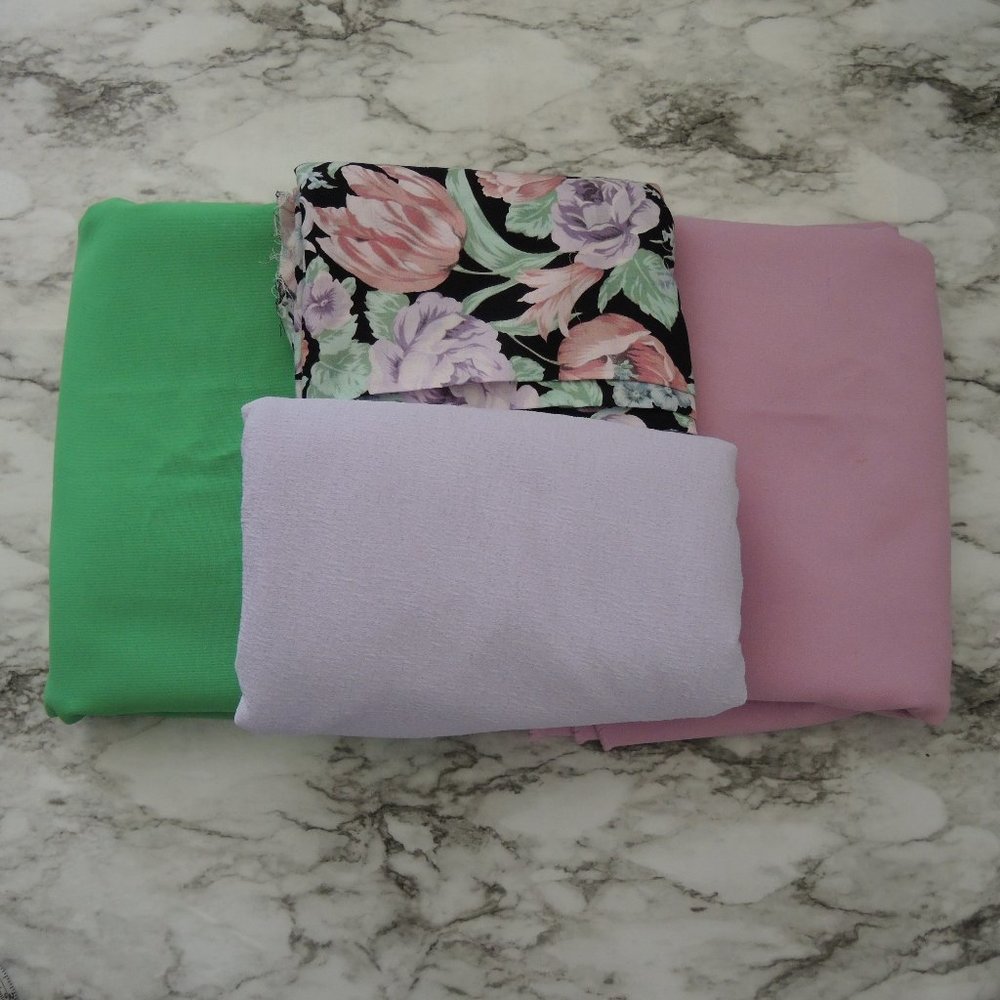 5lb Box of Assorted Fabrics Floral Print & Solid Colors 1+Yd Remnants